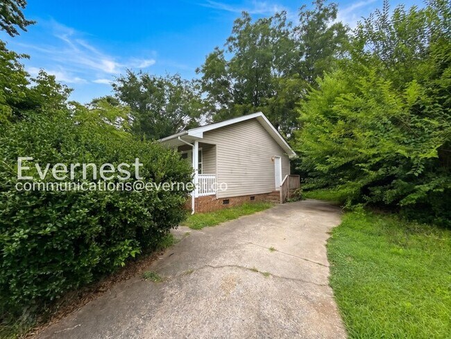 Photo - 910 Canton Pl