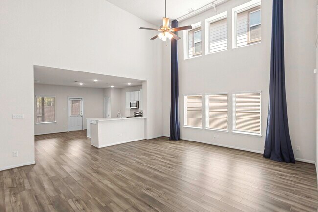 Photo - 2625 Lupton Leap