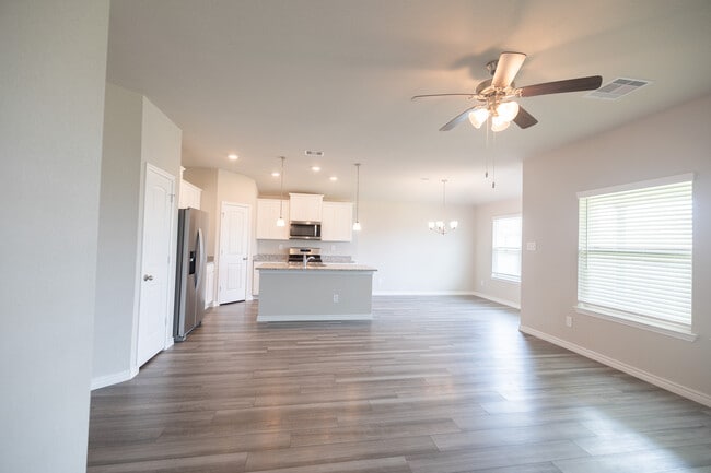 Photo - 1023 Davy St