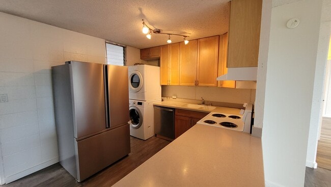 Building Photo - Spacious 2-Bedroom, 1-Bath in Cathedral Point Rental