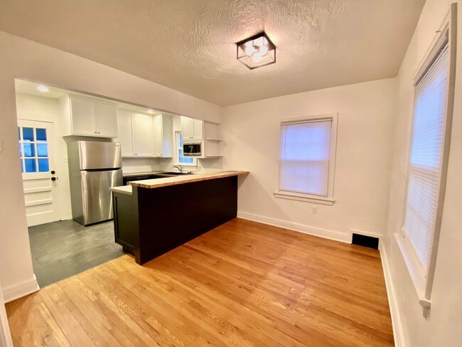 Photo - PRE-LEASING