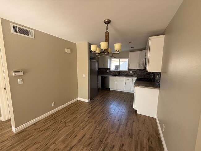 Photo - 4830 Argyle Dr