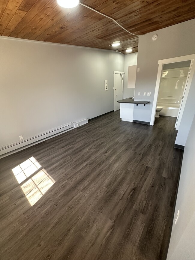 4621 Veterans Way Unit 37 - DNR