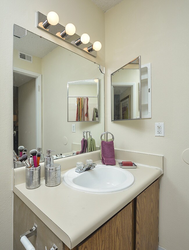 Windwood Oaks Apartments For Rent in Tampa, FL