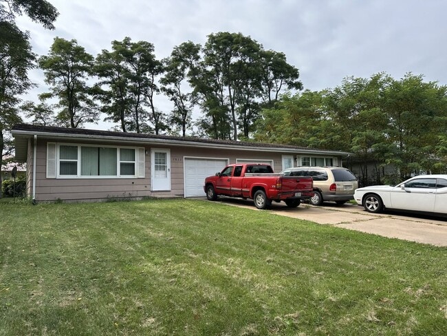 Building Photo - 2820-2822 Beverly Hills Dr Unit 2820