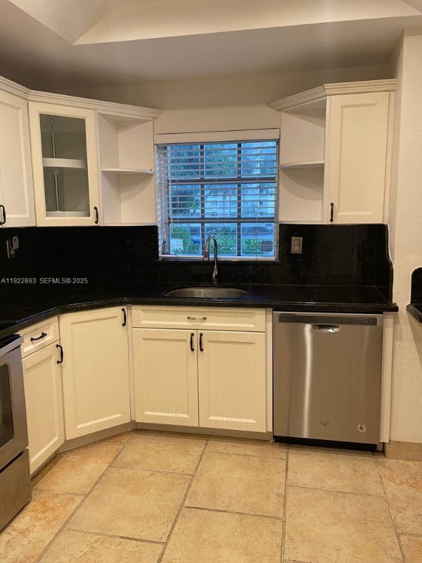 Photo - 3141 N Palm Aire Dr