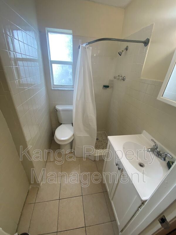 Photo - 1497 W 34th St Unit #2B