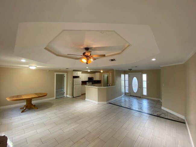 Building Photo - 5842 Berkshire Rd