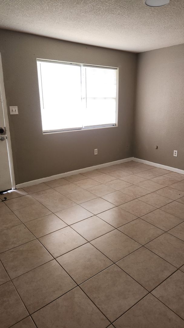 Photo - 106 Lois St Unit #28