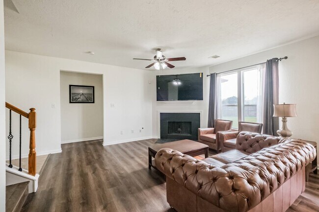 Photo - 18607 Shavano Ct