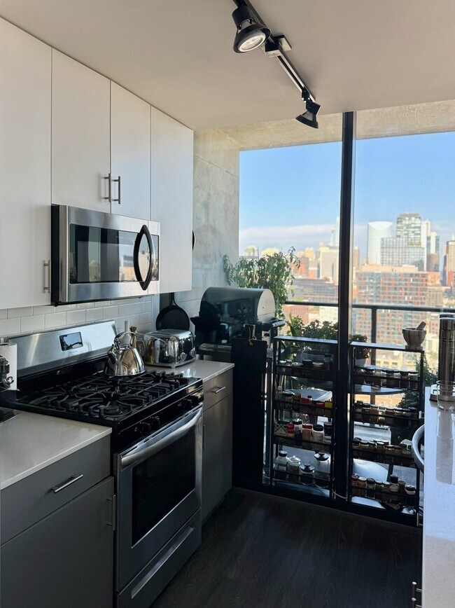 Photo - 160 N Elizabeth St Unidad 2301