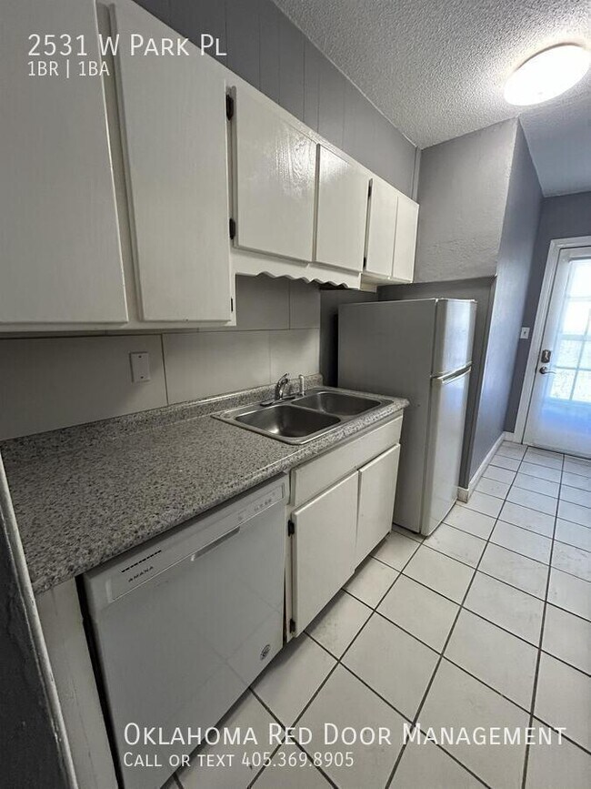 Photo - 2531 W Park Pl