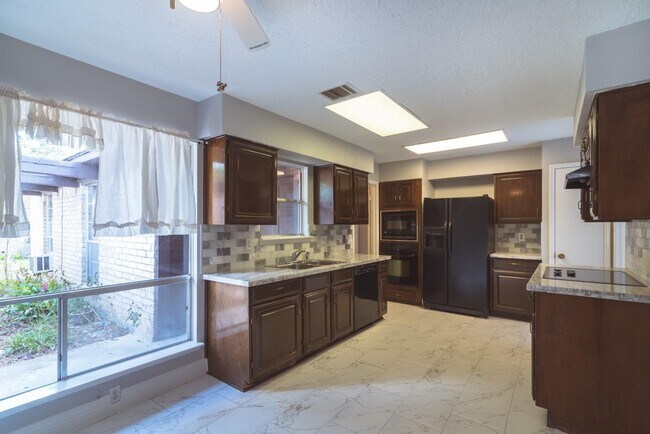 Photo - 25535 Wingfield Ln