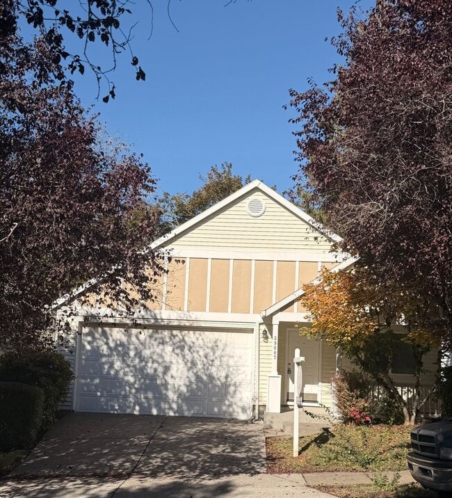 Building Photo - Quiet Living  In Sandy  on Cascadia Villag...