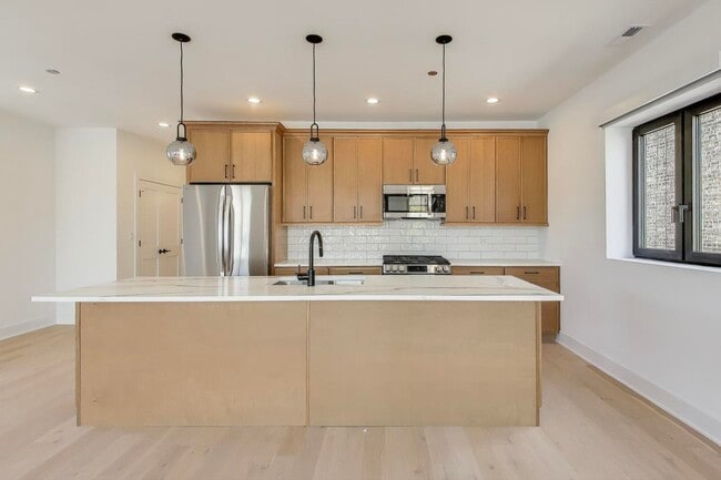 Photo - 1619 W Lawrence Ave Unit 2