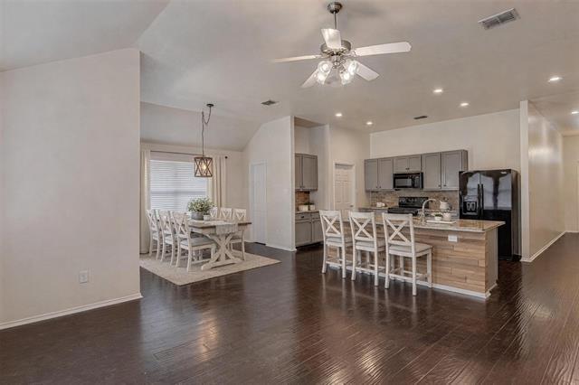 Photo - 931 Hunter Ln