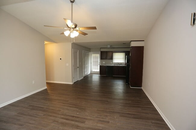 Photo - 203a Courtney Way