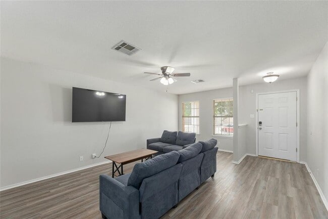 Photo - 113 Matthew Dr