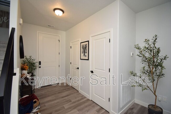 Photo - 2964 S 2500 W St