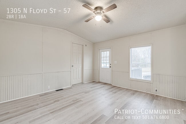 Photo - 1305 N Floyd St