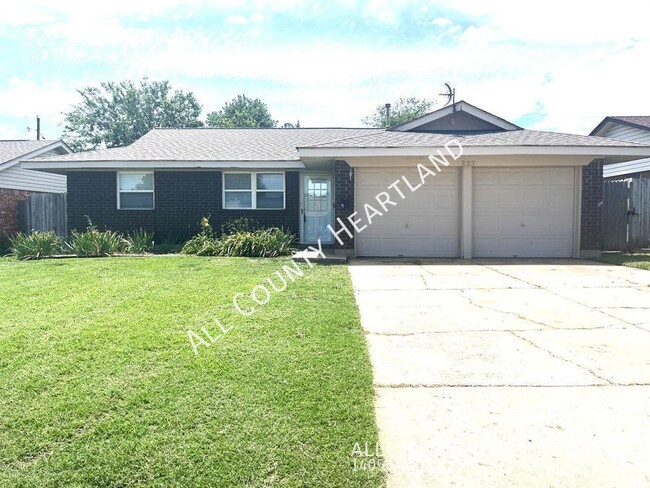 Updated 3bed/2 bath in Yukon! - Updated 3bed/2 bath in Yukon! House