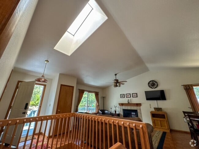 Building Photo - Rental In Munds Park