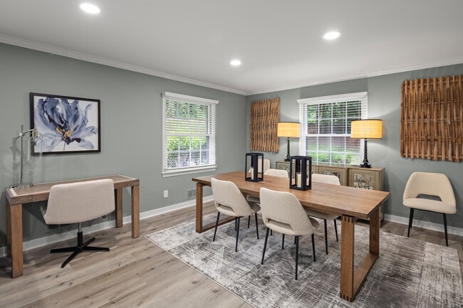 Sala de estar/comedor de planta abierta - 116 Overlook Rd