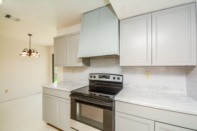 522 Jeff Davis Dr