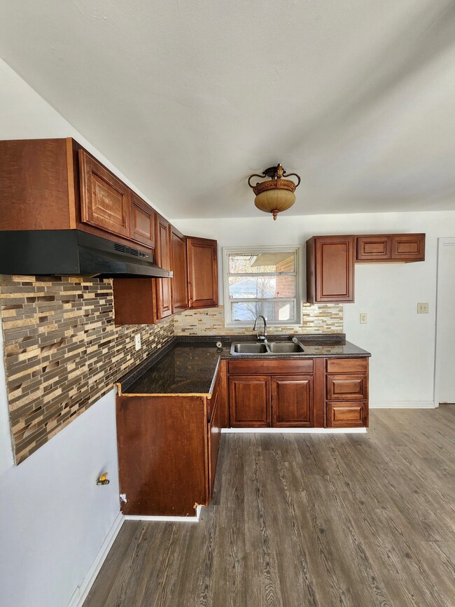 Photo - 1721 Collier Dr