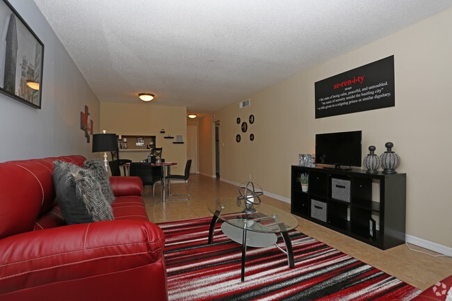 1BR, 1BA - 862 SF Greater Serenity - Living