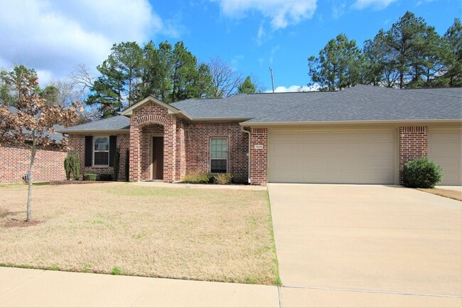 Photo - 3 Bedroom, 2 Bathroom Town Home in Tyler!