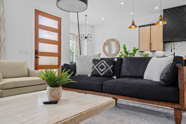 Photo - 1251 Fillmore St Unit ID1221810P