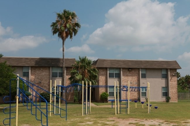 Rockwell Manor Apartments