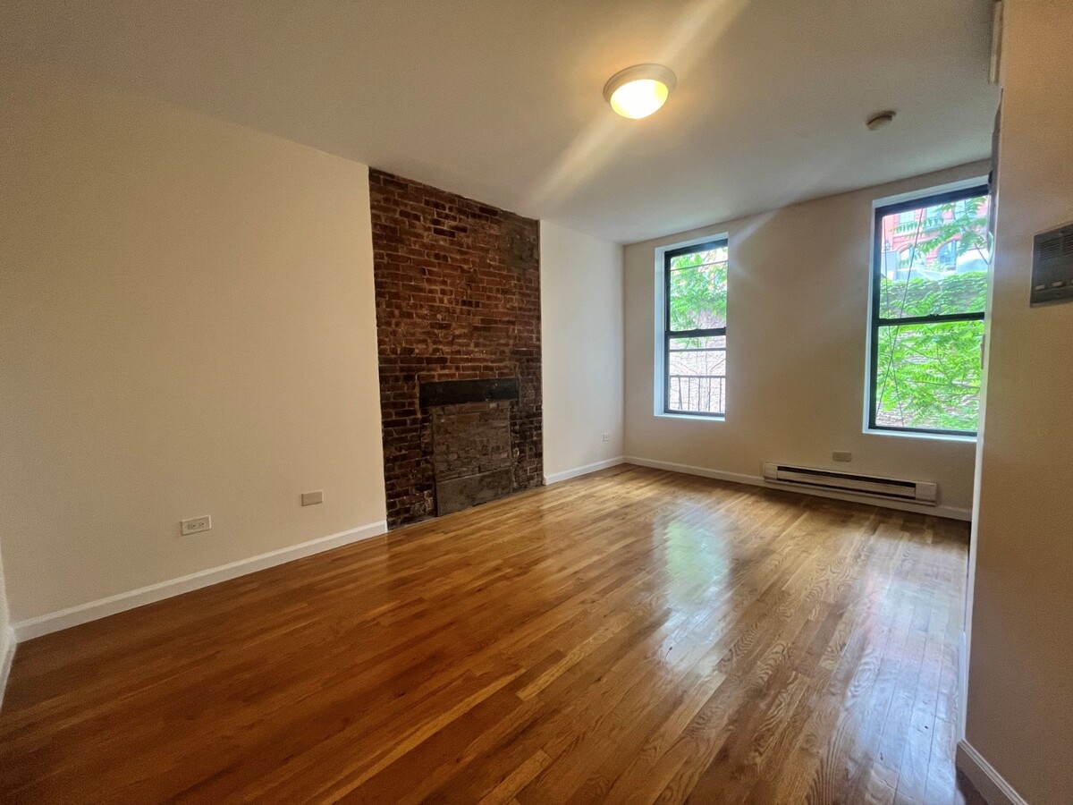 Photo - 281 Mott St Apartment Unit 2R