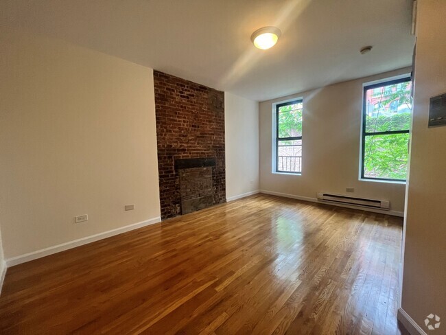 Building Photo - 281 Mott St Unit 2R Rental