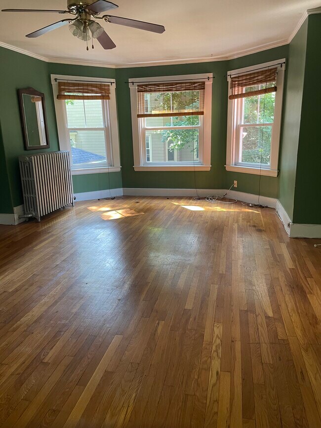 Building Photo - 7 Bowdoin Ave Unit 7B