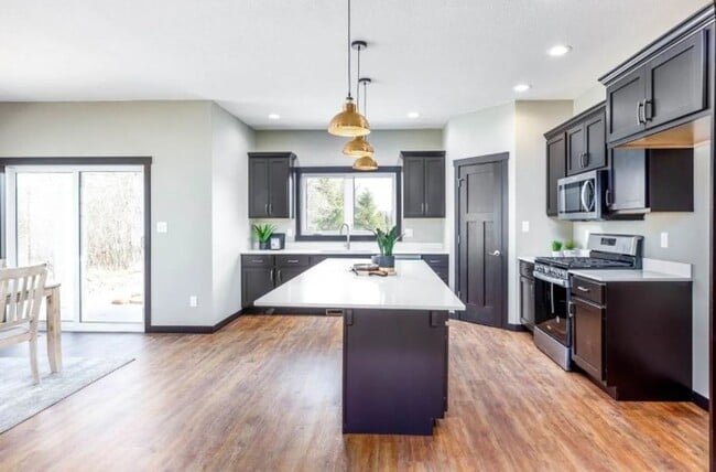 Photo - Newly Built 4 bedroom 3 bathroom Twinhome ...