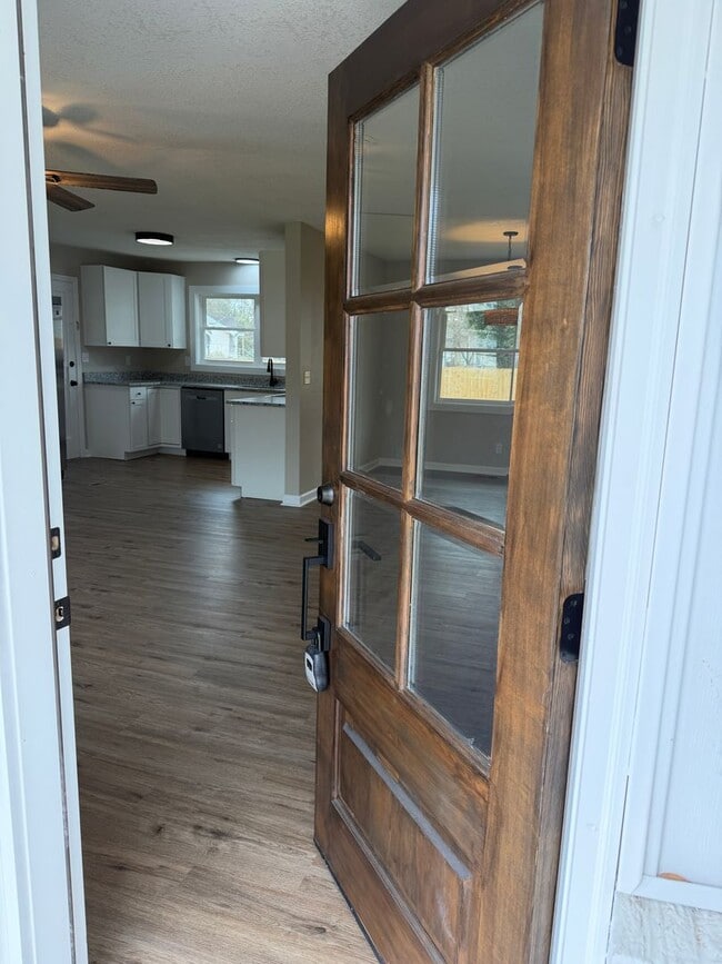 Photo - Freshly updated in East Ridge