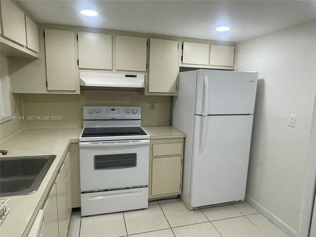 3601 SW 117th Ave Unit 9-301