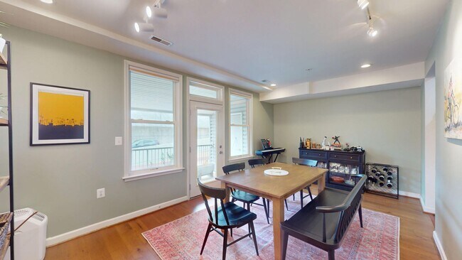 1346 Monroe St NW