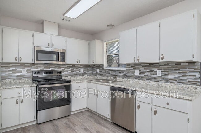 Photo - 126 Camellia Pl