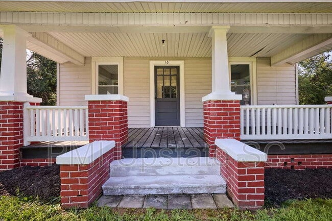 Photo - 10 E Main St