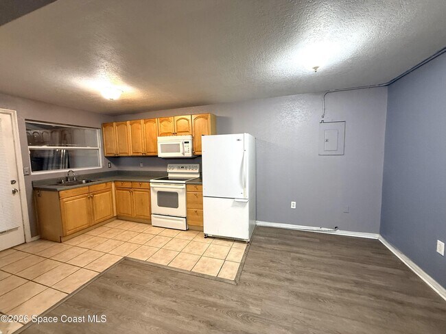 Photo - 2127 Smathers Cir N