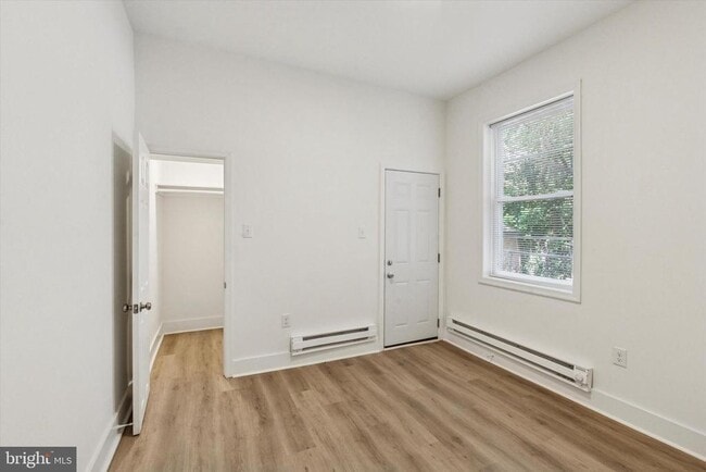 Building Photo - 1945 Dennie St Rental