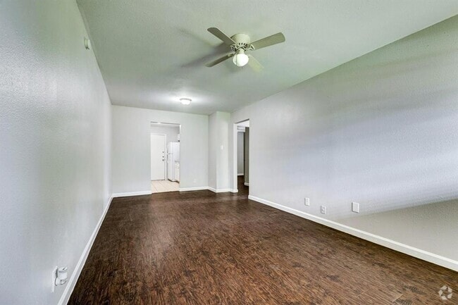 Building Photo - 5109 Clover St Rental