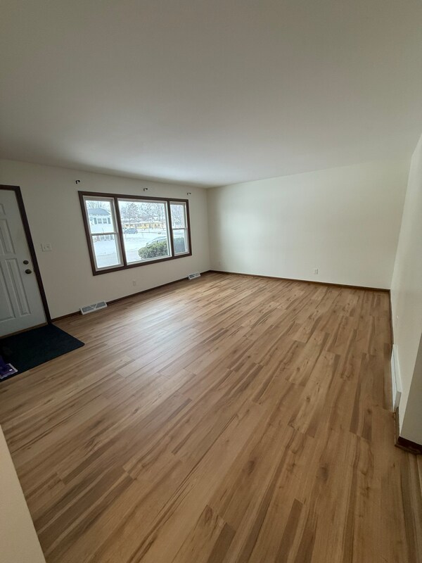 Photo - 404 Elmwood Dr