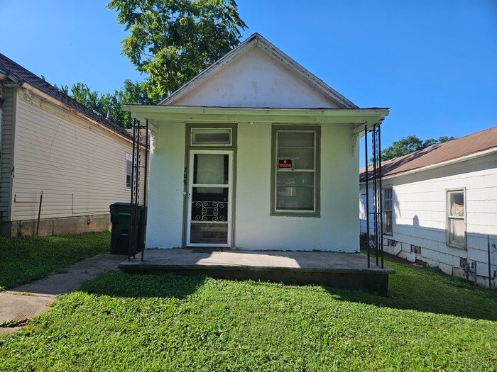 Photo - 709 Seneca St