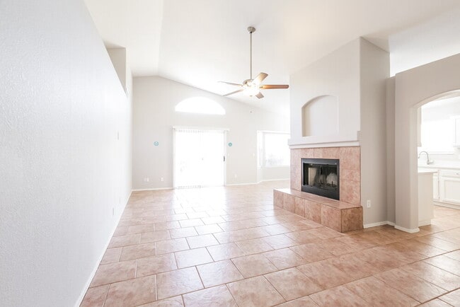 Photo - 1917 E Marquette Dr