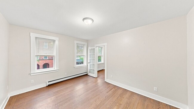 Photo - 335 John St Unit 2
