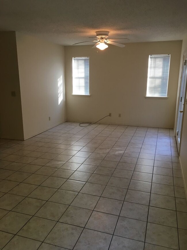 Photo - 73 W 16th Pl Unidad 73A